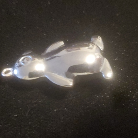New Hand Carved Hematite Penguin Pendant. - Picture 5 of 11